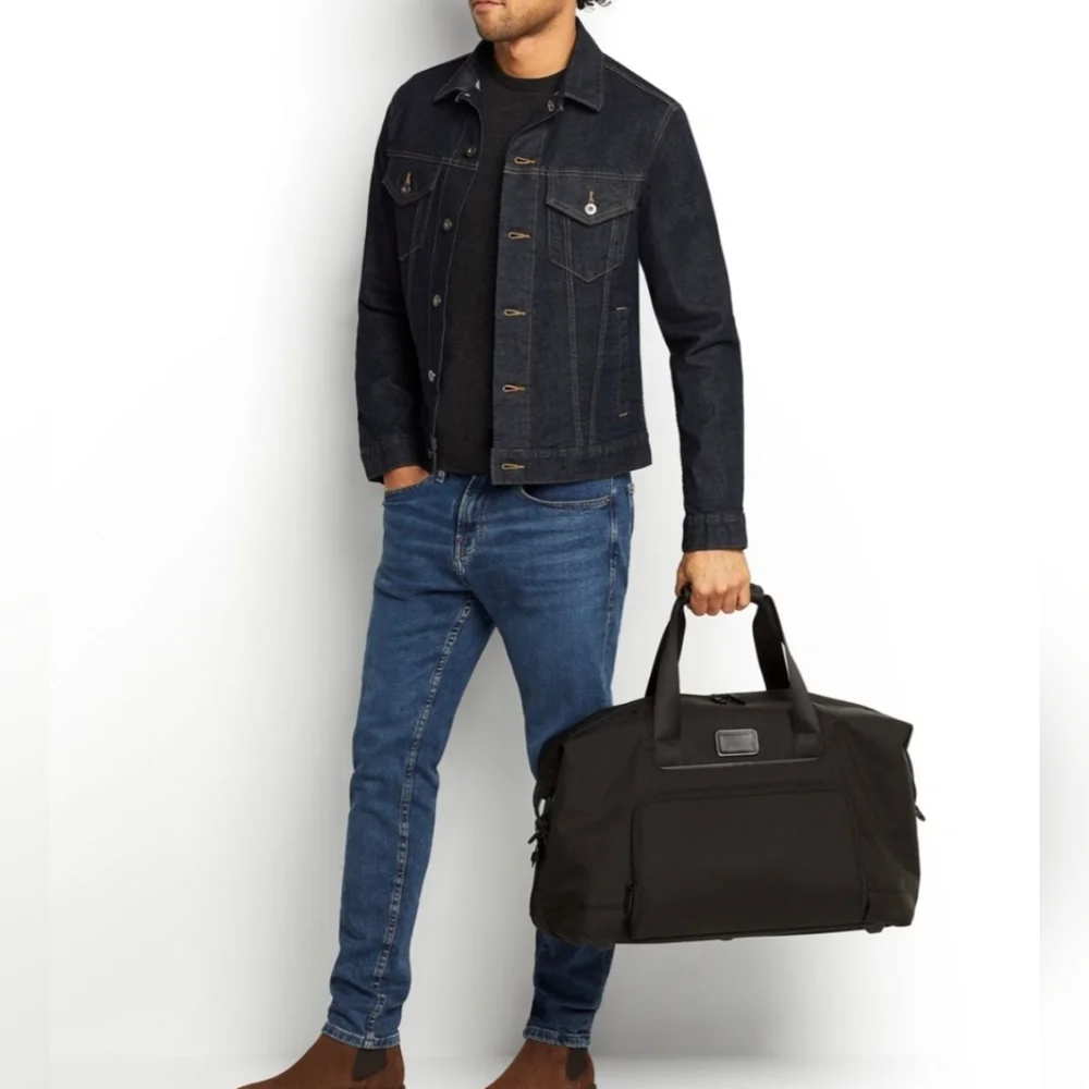 Tumi pre-loved Duffle Travel Bag Luggage